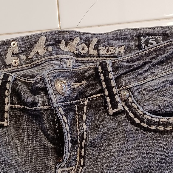 LA Idol USA Jeans, Size 5, Faded Black, Low-Rise, Boot Cut, 30W x 30L, Bedazzled - Picture 10 of 12